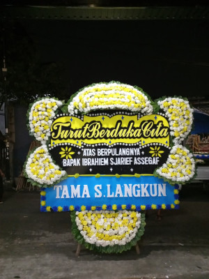 Papan Bunga Duka di Alapan
